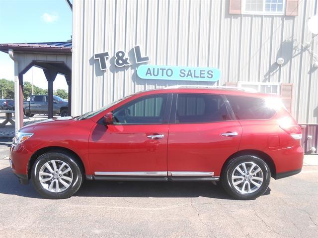 used 2013 Nissan Pathfinder car, priced at $12,951