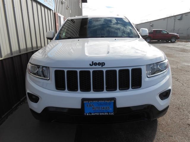 used 2014 Jeep Grand Cherokee car, priced at $15,251