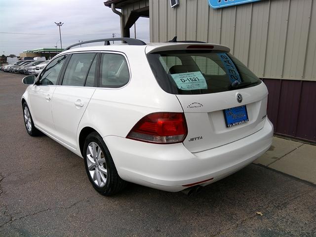 used 2012 Volkswagen Jetta SportWagen car, priced at $9,851