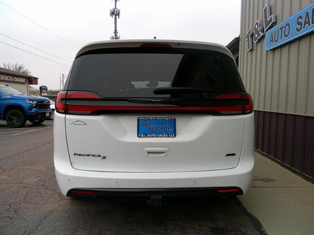 used 2023 Chrysler Pacifica car, priced at $40,951