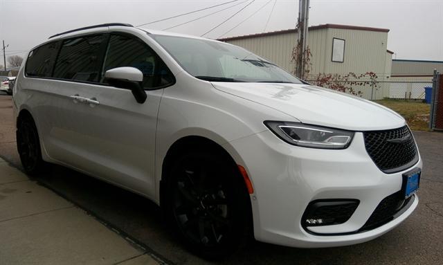 used 2023 Chrysler Pacifica car, priced at $40,951