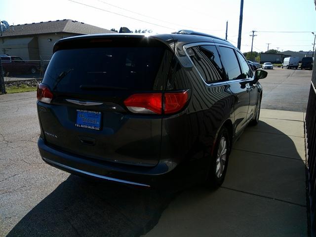 used 2019 Chrysler Pacifica car, priced at $20,951