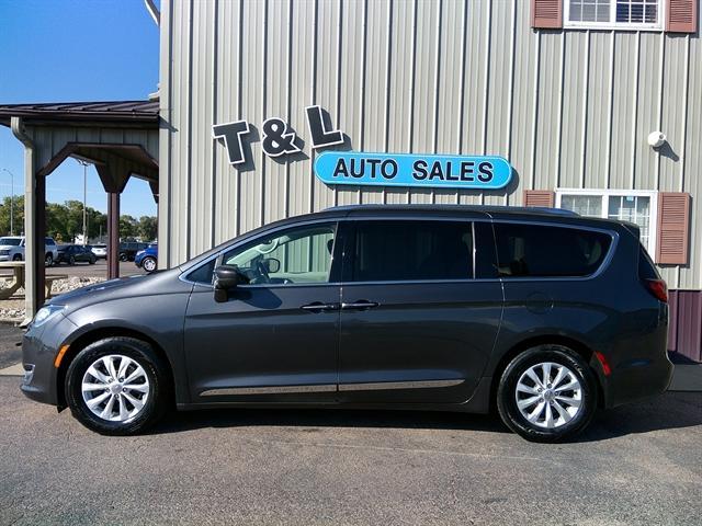 used 2019 Chrysler Pacifica car, priced at $20,951