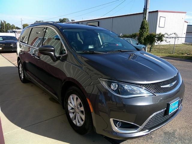 used 2019 Chrysler Pacifica car, priced at $20,951