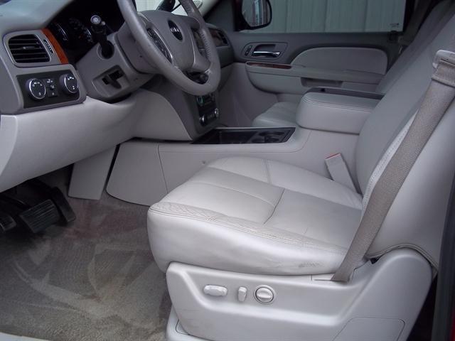 used 2013 GMC Yukon XL car, priced at $15,551