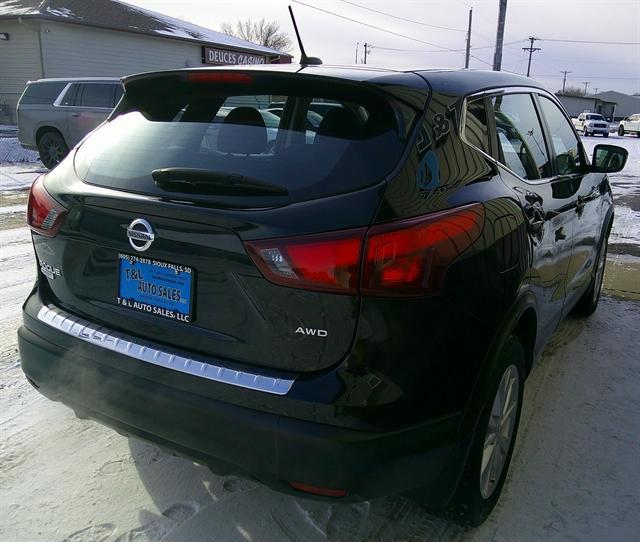 used 2017 Nissan Rogue Sport car, priced at $15,551