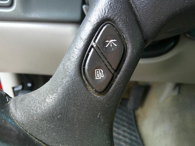 used 2005 Chevrolet Avalanche car, priced at $4,951
