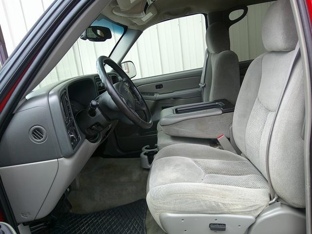 used 2005 Chevrolet Avalanche car, priced at $4,951