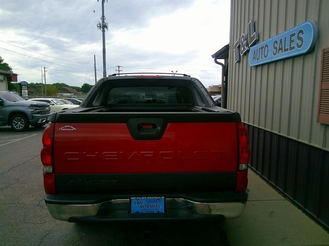 used 2005 Chevrolet Avalanche car, priced at $4,951