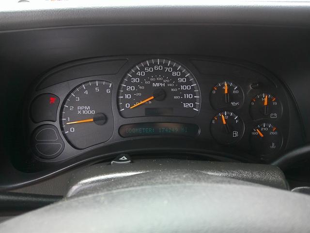 used 2005 Chevrolet Avalanche car, priced at $4,951