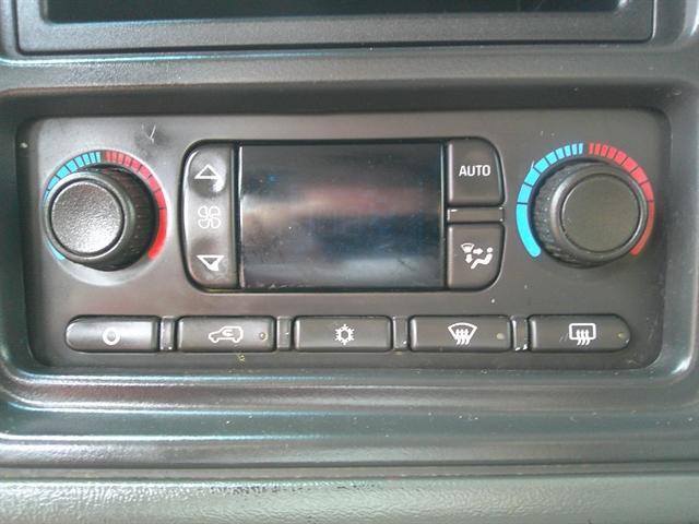 used 2005 Chevrolet Avalanche car, priced at $4,951