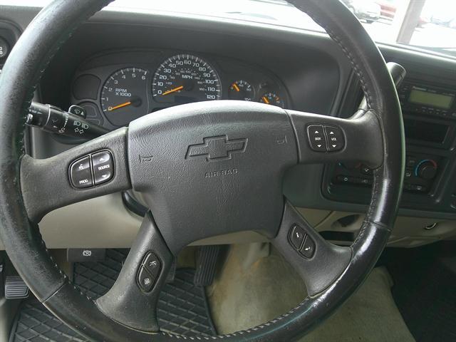 used 2005 Chevrolet Avalanche car, priced at $4,951