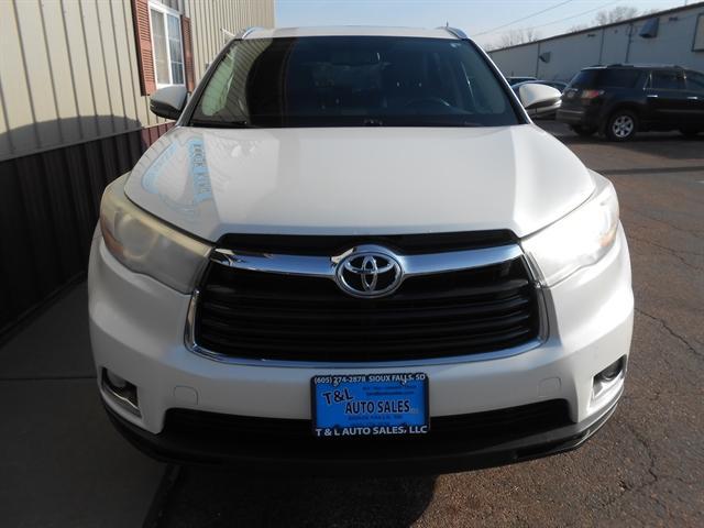 used 2015 Toyota Highlander car, priced at $21,951