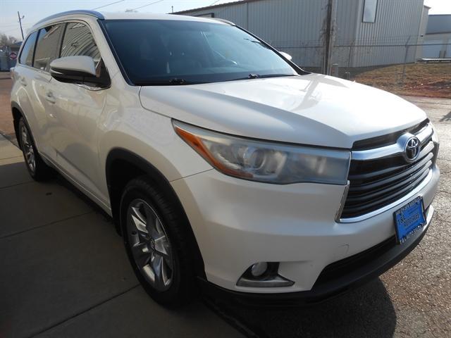 used 2015 Toyota Highlander car, priced at $21,951