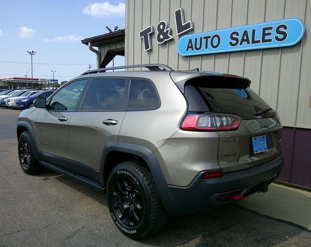 used 2019 Jeep Cherokee car, priced at $23,451