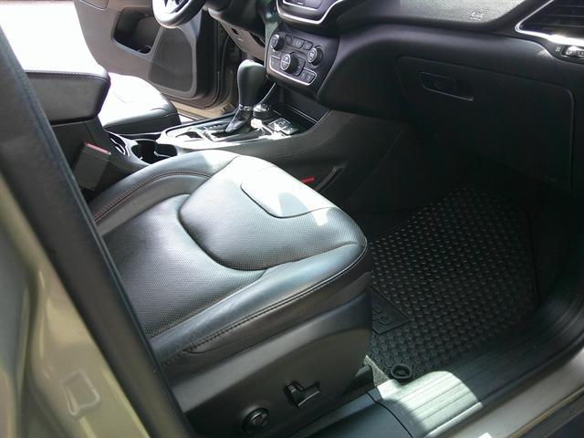 used 2019 Jeep Cherokee car, priced at $23,451