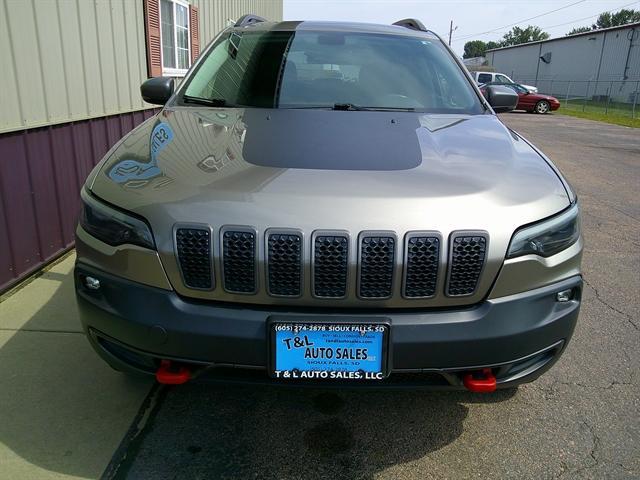 used 2019 Jeep Cherokee car, priced at $23,451