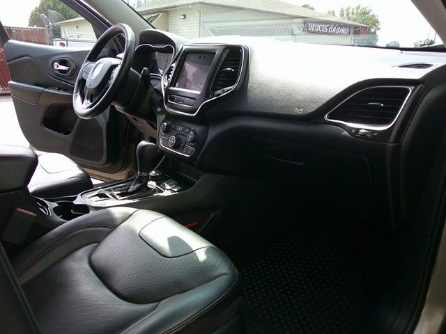 used 2019 Jeep Cherokee car, priced at $23,451