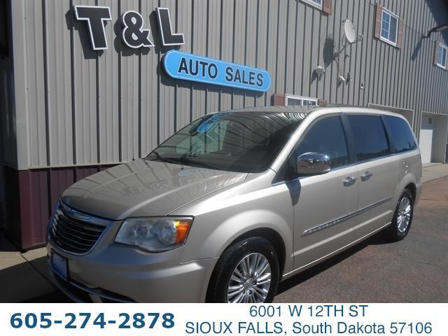 used 2015 Chrysler Town & Country car, priced at $11,951