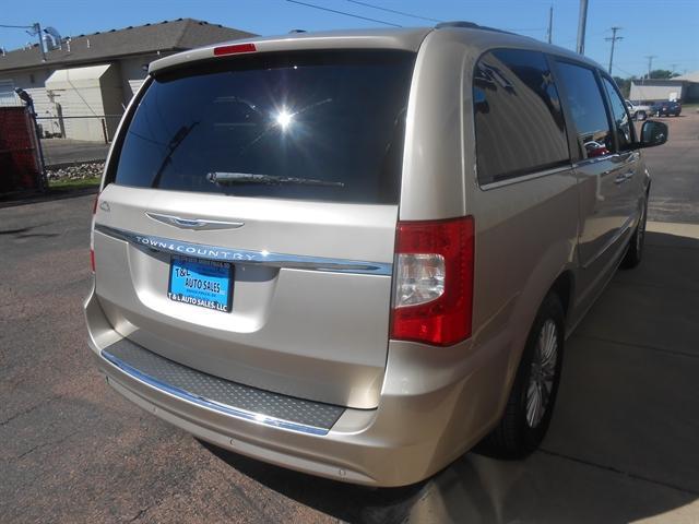 used 2015 Chrysler Town & Country car, priced at $11,951