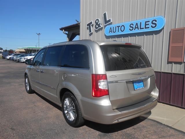 used 2015 Chrysler Town & Country car, priced at $11,951