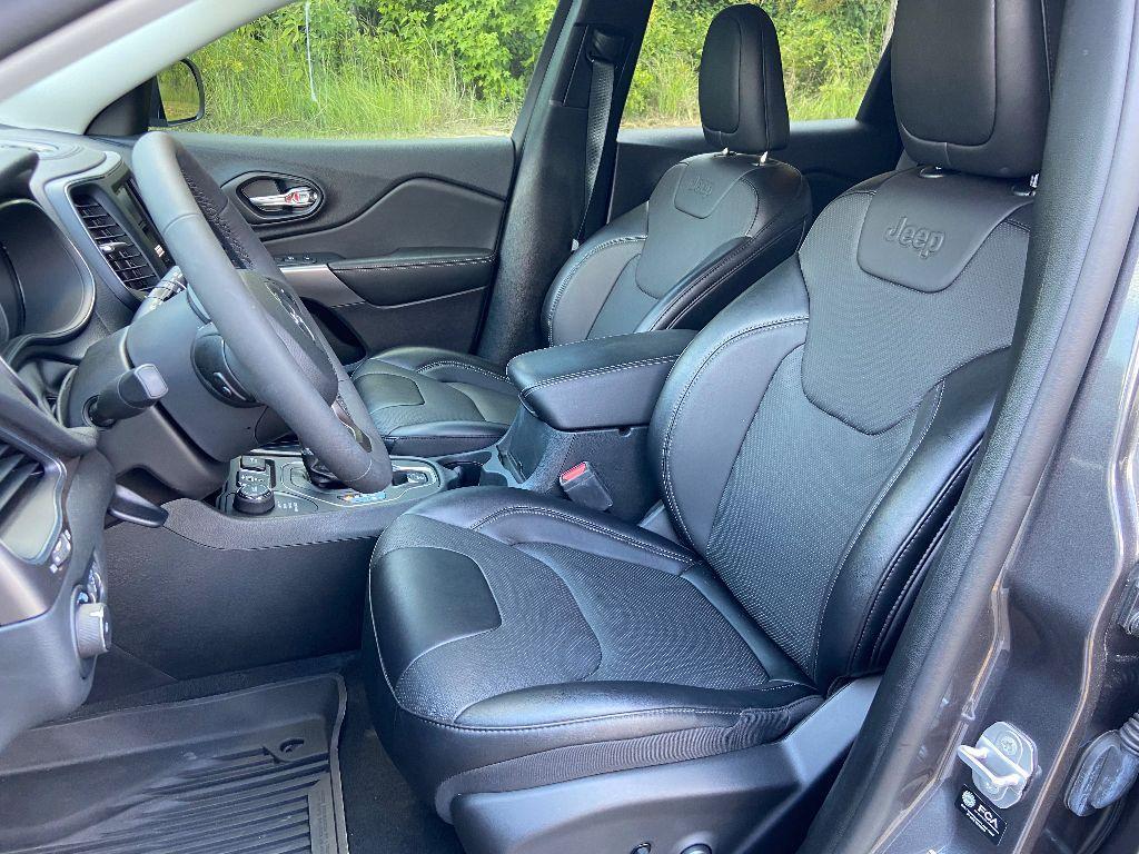 new 2022 Jeep Cherokee car, priced at $27,923