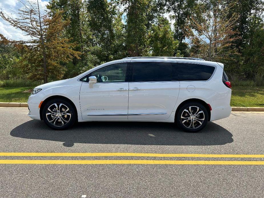 new 2024 Chrysler Pacifica car, priced at $47,814