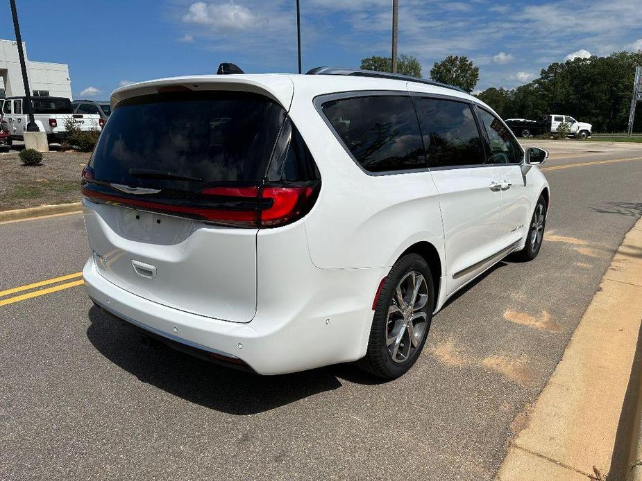 new 2024 Chrysler Pacifica car, priced at $47,814