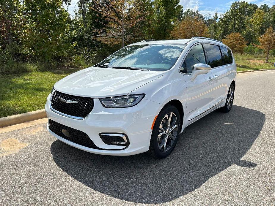 new 2024 Chrysler Pacifica car, priced at $47,814