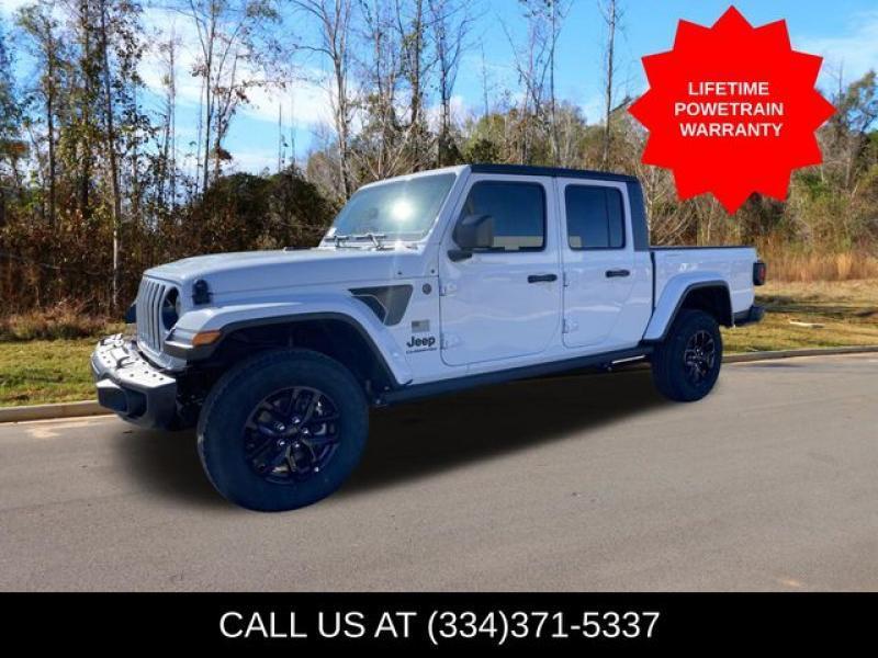 new 2023 Jeep Gladiator car, priced at $44,995