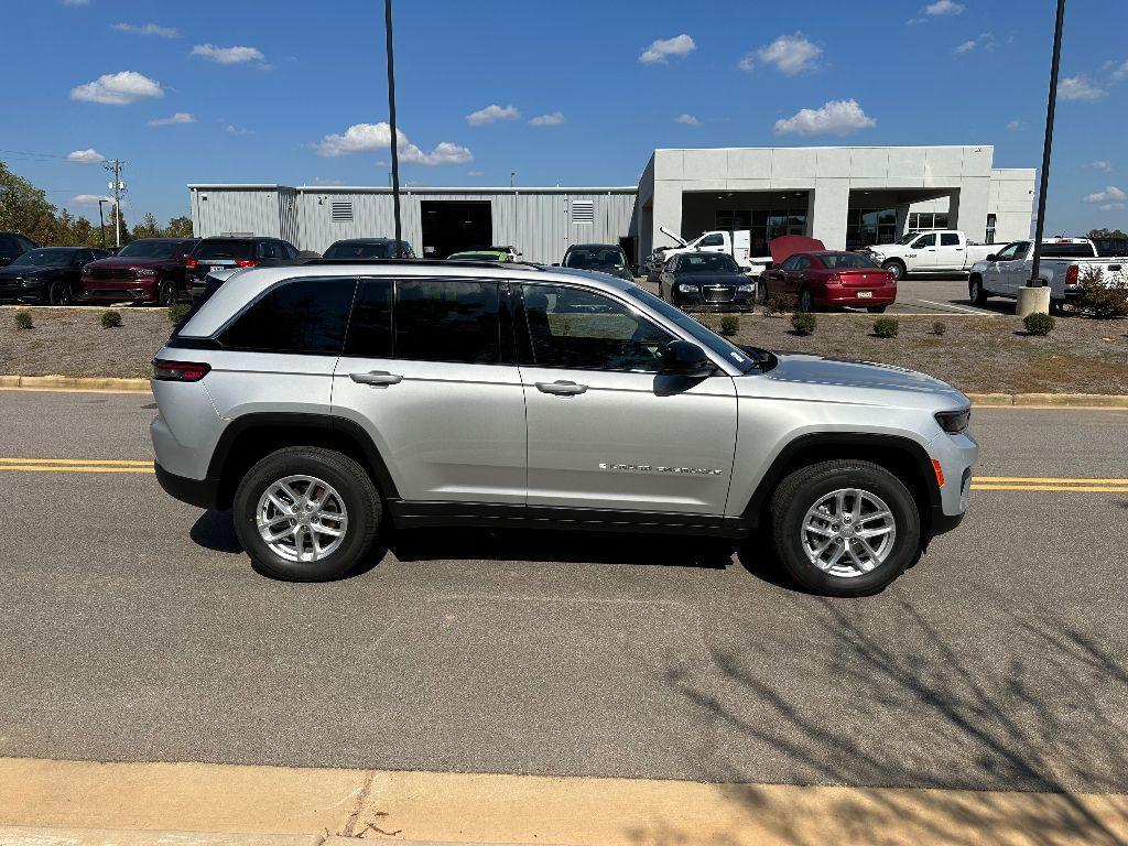 new 2025 Jeep Grand Cherokee car, priced at $34,970