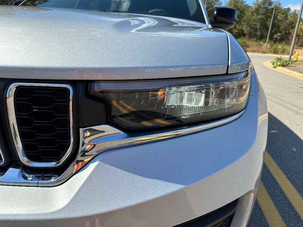 new 2025 Jeep Grand Cherokee car, priced at $34,970