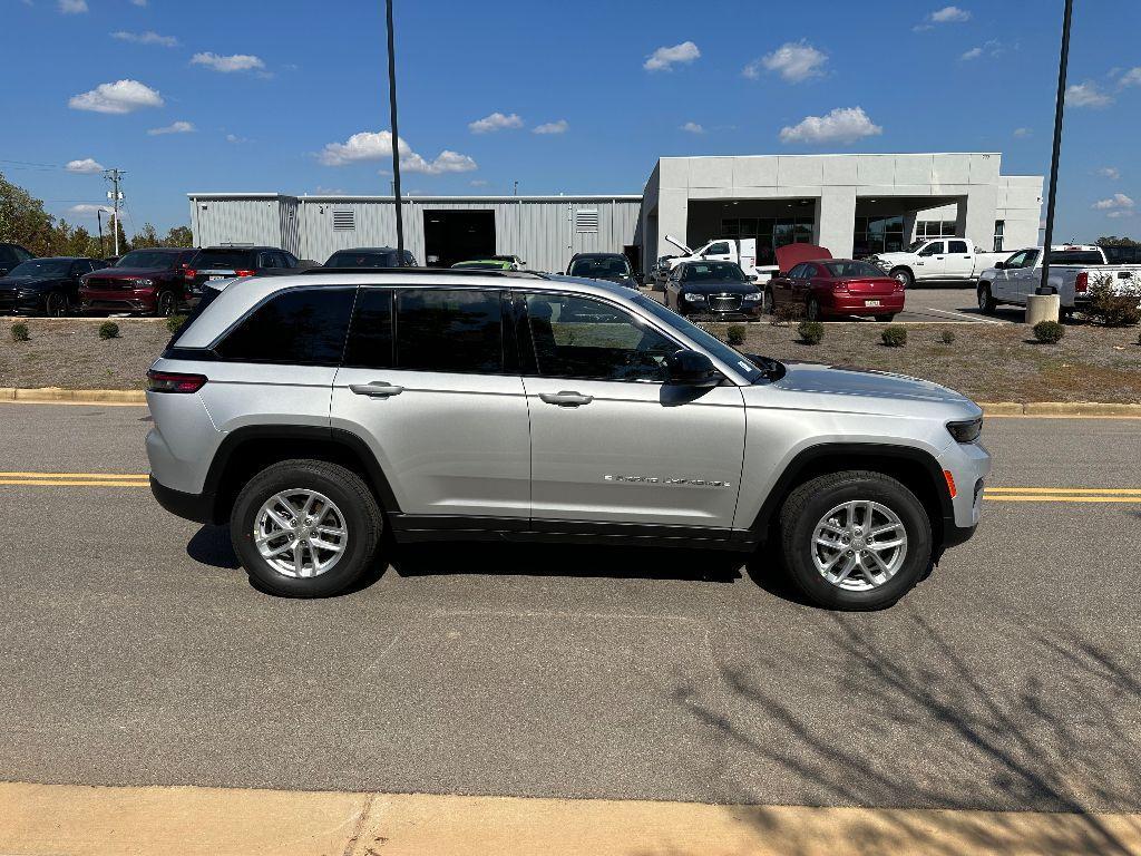 new 2025 Jeep Grand Cherokee car, priced at $39,470