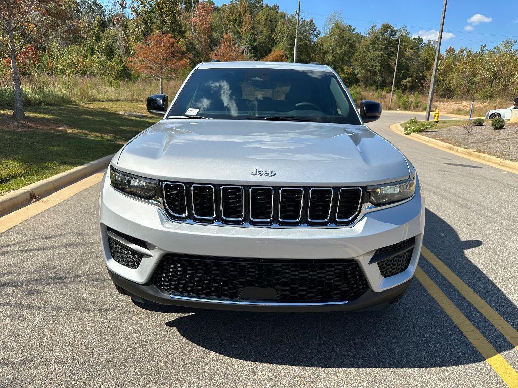 new 2025 Jeep Grand Cherokee car, priced at $34,970