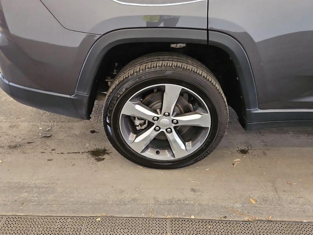 used 2021 Jeep Grand Cherokee L car, priced at $29,988