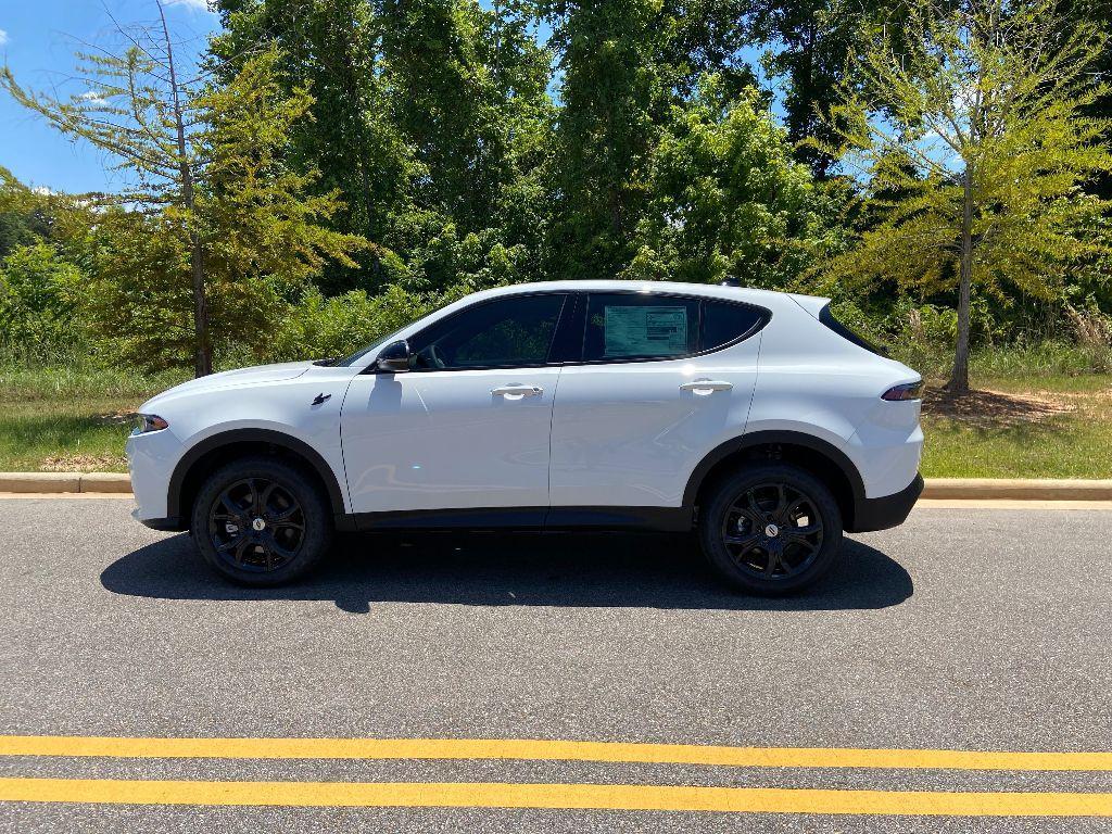 new 2024 Dodge Hornet car, priced at $25,990