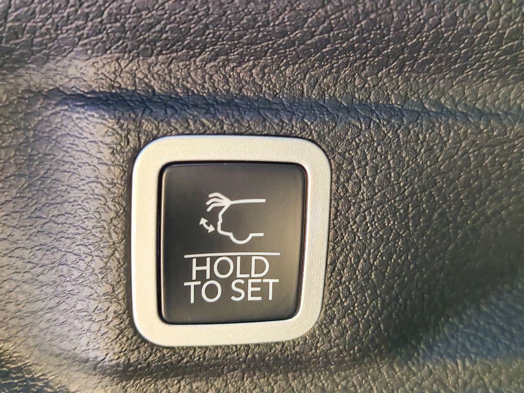 new 2025 Jeep Grand Cherokee L car, priced at $39,994