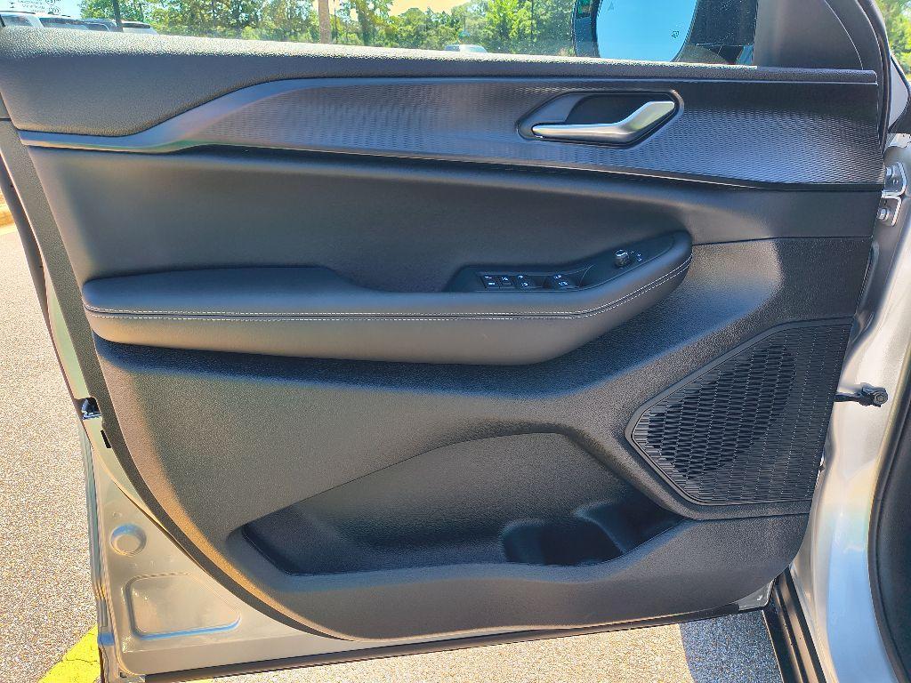 new 2025 Jeep Grand Cherokee L car, priced at $39,994