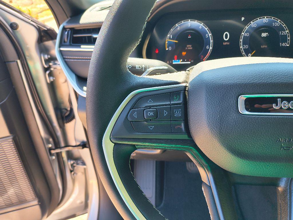 new 2025 Jeep Grand Cherokee L car, priced at $39,994