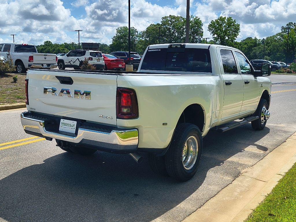 new 2025 Ram 3500 car, priced at $68,725