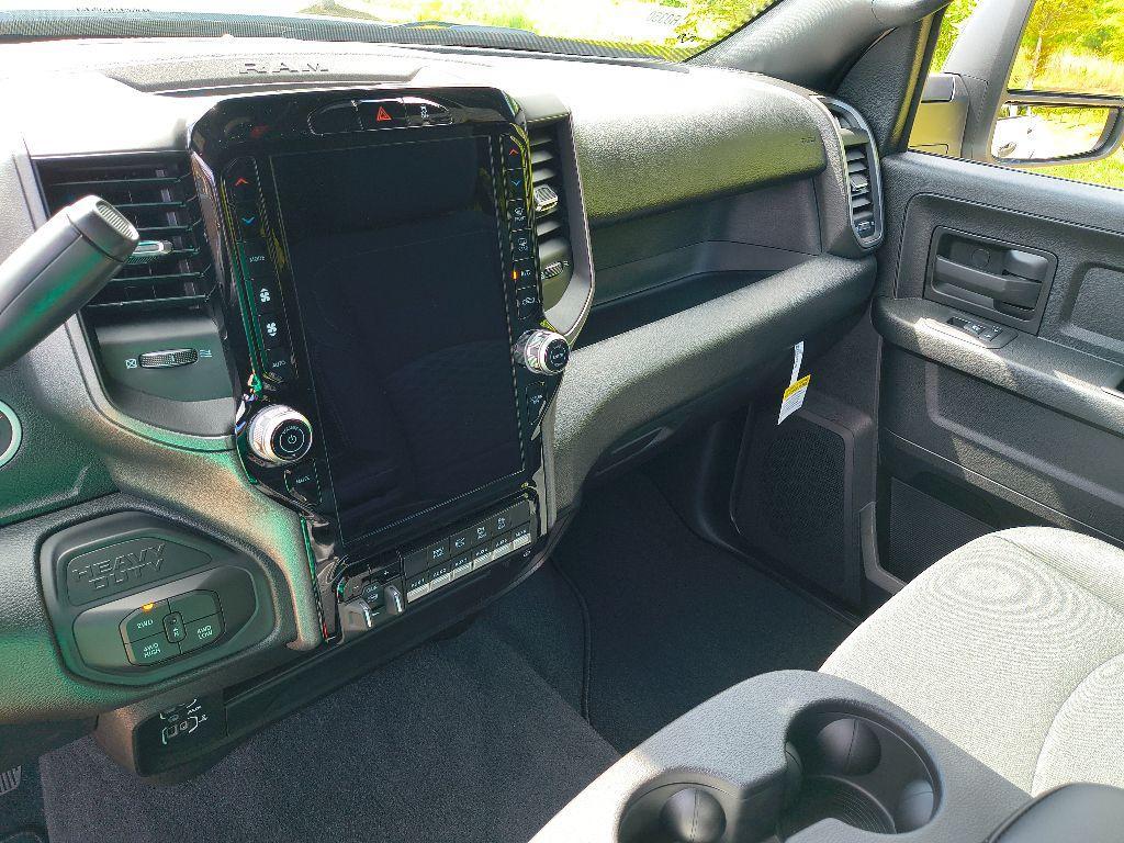 new 2025 Ram 3500 car, priced at $68,725