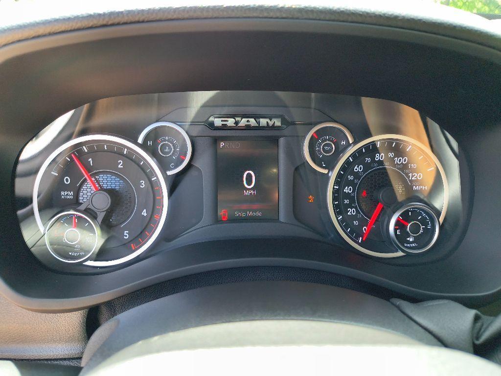 new 2025 Ram 3500 car, priced at $68,725