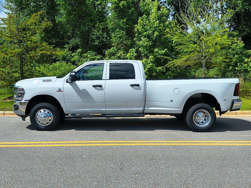 new 2025 Ram 3500 car, priced at $67,725