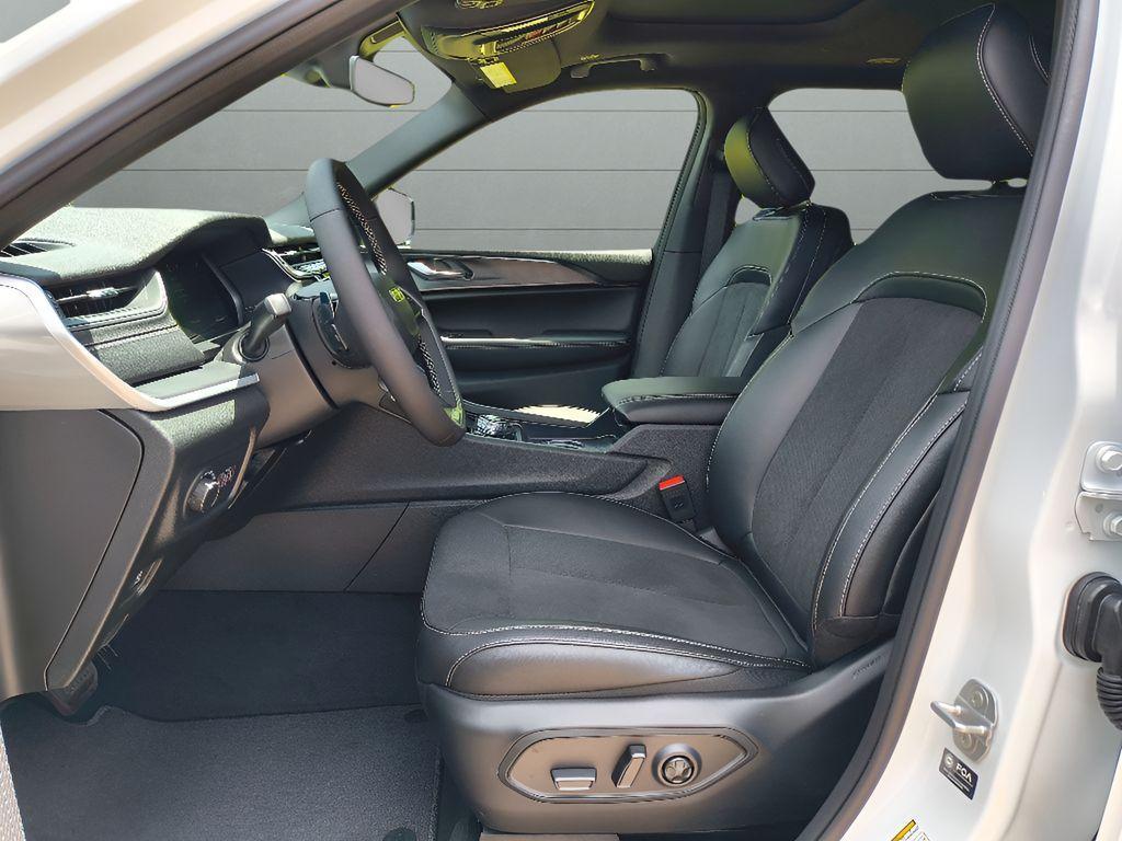 new 2025 Jeep Grand Cherokee L car, priced at $39,987