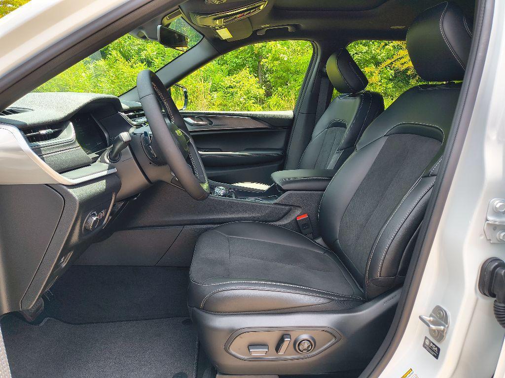 new 2025 Jeep Grand Cherokee L car, priced at $38,903