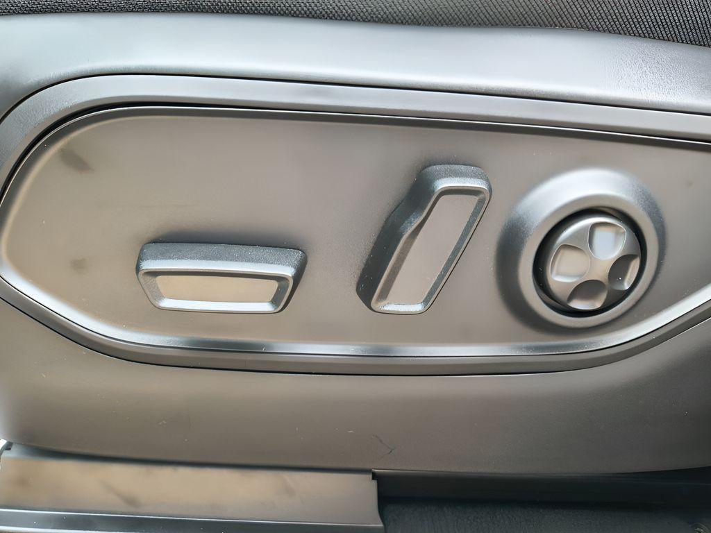 new 2025 Jeep Grand Cherokee L car, priced at $39,987
