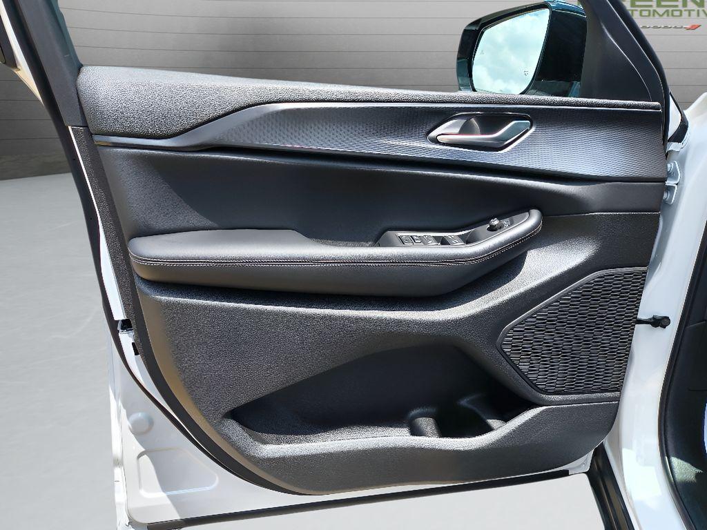 new 2025 Jeep Grand Cherokee L car, priced at $39,987