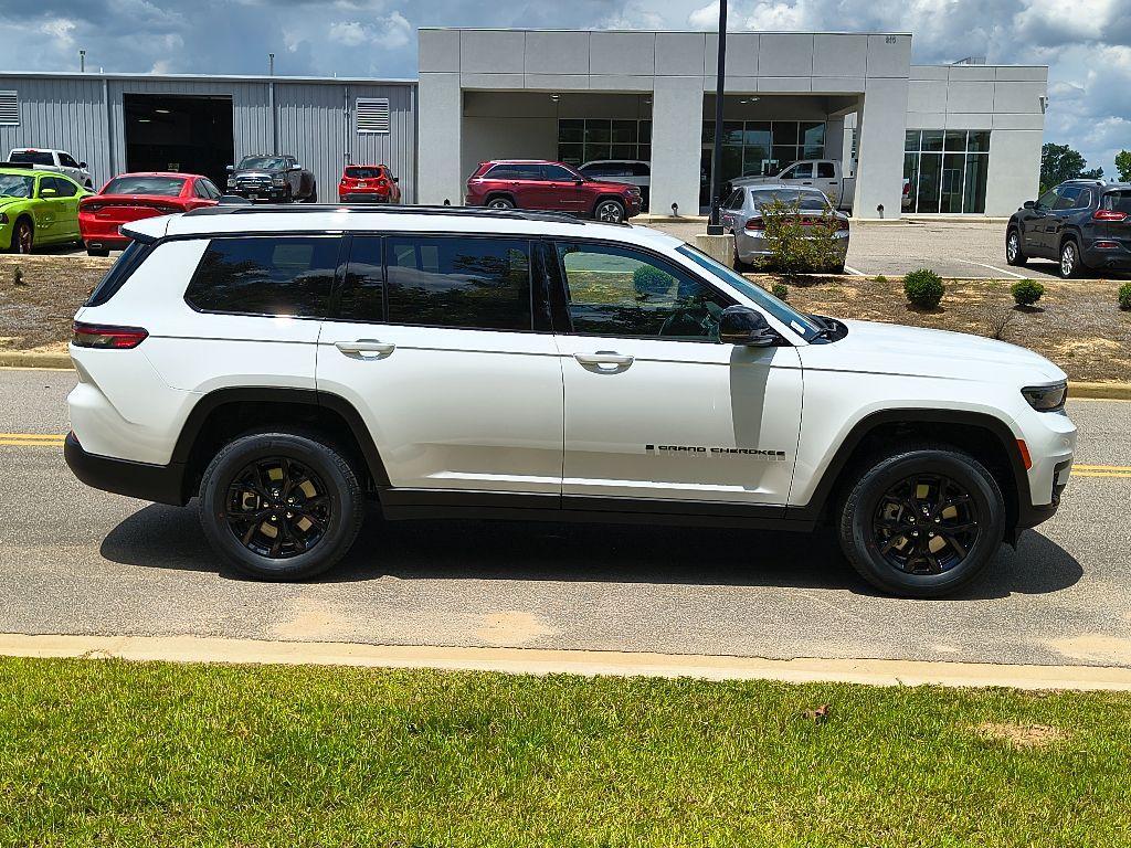 new 2025 Jeep Grand Cherokee L car, priced at $38,903