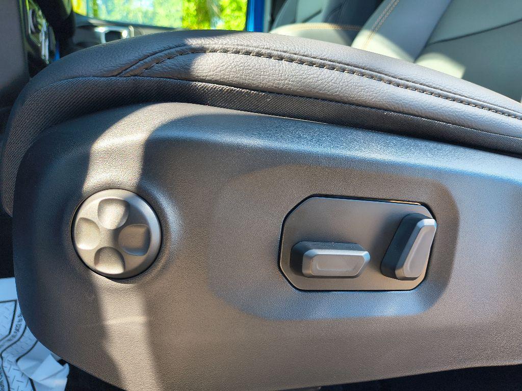 new 2025 Jeep Wrangler car, priced at $49,395