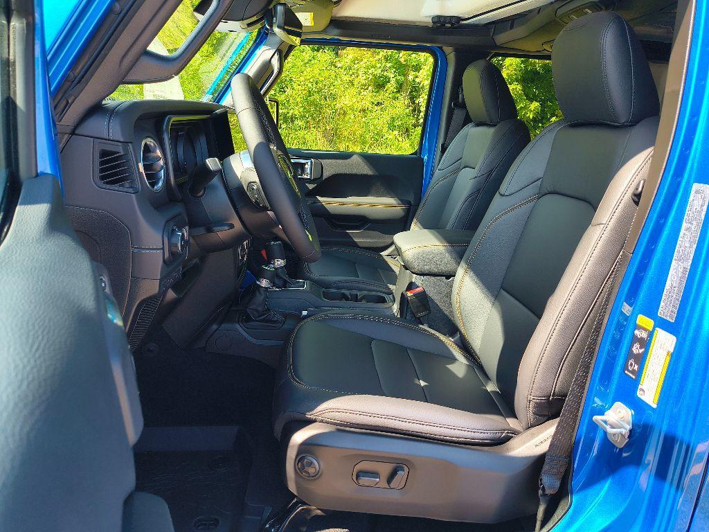 new 2025 Jeep Wrangler car, priced at $49,395